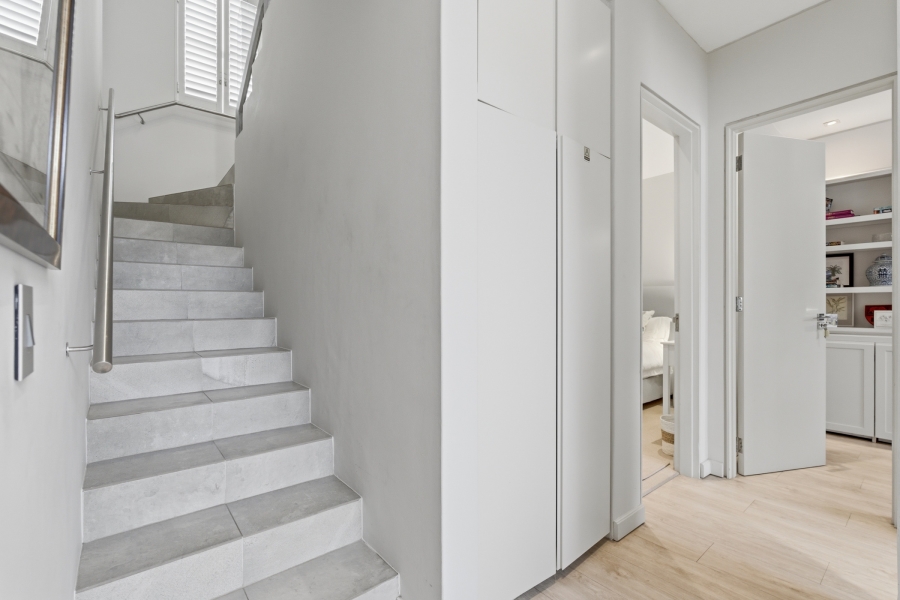 2 Bedroom Property for Sale in Green Point Western Cape